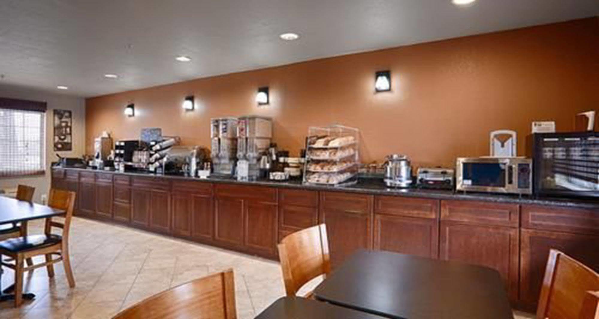 เบสท์ เวสเทิร์น เคทเทิลแมน ซิตี้ อินน์ แอนด์ สวีท Kettleman City ภายนอก รูปภาพ
